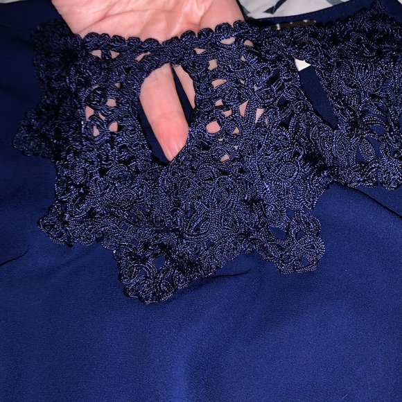 Forever 21 Med. navy blue cinched waist flutter cap sleeve lace neckline dress - Picture 5 of 7